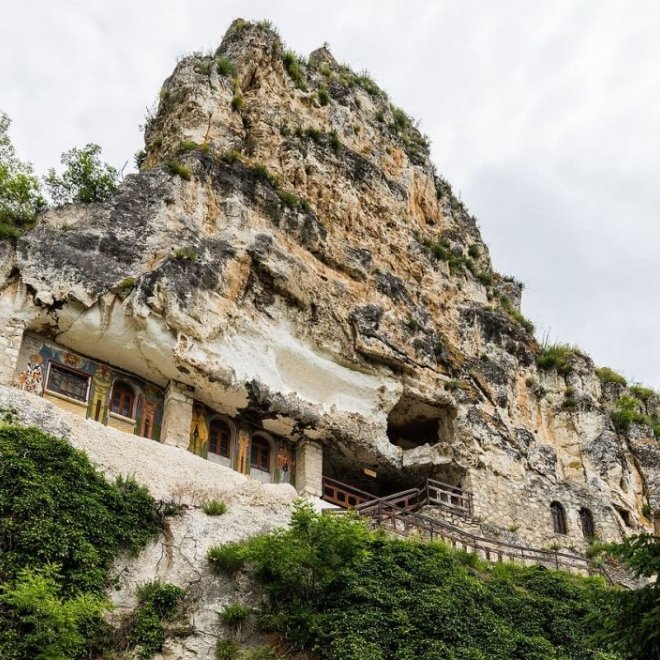 Excursie de o zi Ruse - Basarabov -Mănăstirea Comana, 22 Martie, cu autocarul