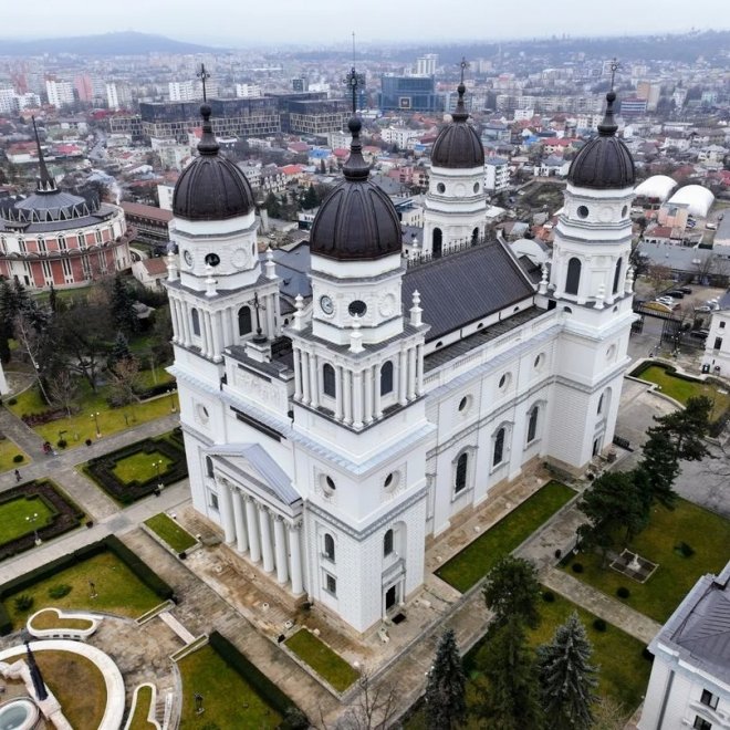 Paste la Chisinau, 3 nopti cu demipensiune, 19-22 aprilie 2025, cu autocarul