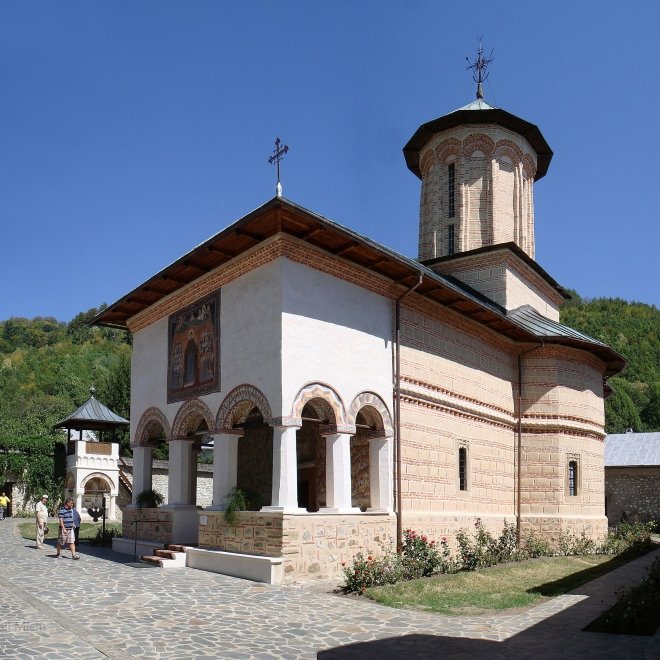 Oferta: 50% Reducere la a 2-a Persoana 💣 Excursie o zi - Taramuri de poveste: Castelul Vrajitoarelor, Padurea colorata, Casuta Rasturnata si Manastirea Polovragi, 31 August 