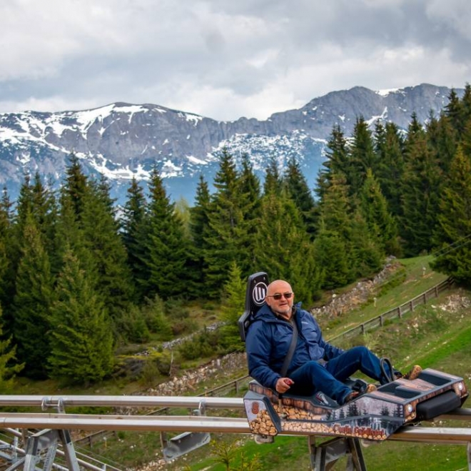 ❄️ Zăpadă și distracție maximă la Cheile Grădiștei ❄️ - 7 februarie 2026 | Transport autocar /microbuz