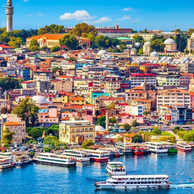 Istanbul – Întâlnirea a Două Lumi: Aventură între Tradiție și Modernitate!